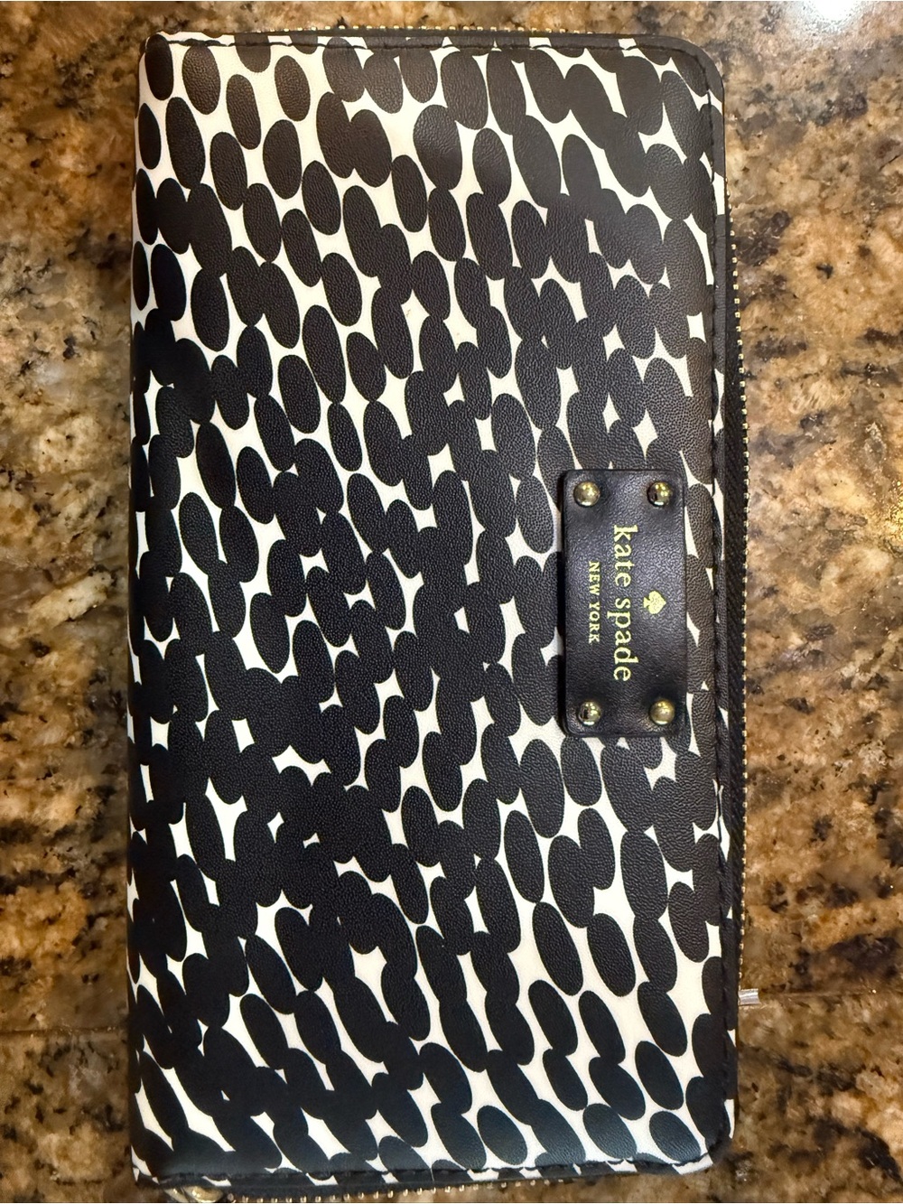 kate spade Black and White Patterned Zip Wallet